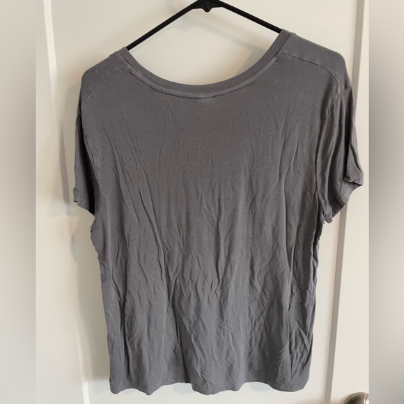 Medium Gray Mossimo Supply Co. Short Sleeve Shirt with Pocket - Picture 4 of 4